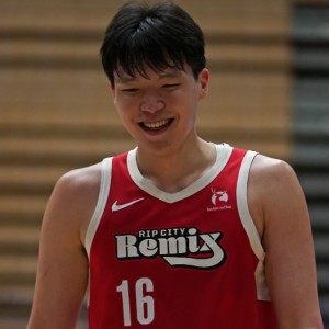 开云体育下载-G联赛：杨瀚森15+9+5+5失误5犯遭肘击 混音罚球准绝杀太阳